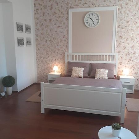 Ubytovani Na Spravnem Miste Znojmo Bagian luar foto
